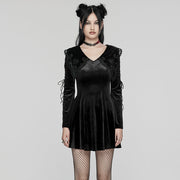 Süßes herzförmiges Gothic-Kleid